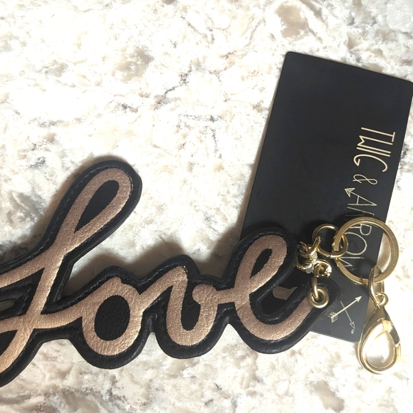 COPY - "Love" keychain - Picture 1 of 3